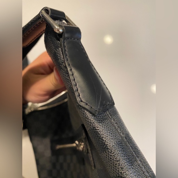 LOUIS VUITTON LV DAMIER GRAPHITE CROSSBODY MESSENGER BAG - Picture 11 of 15